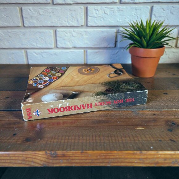 THE BOY SCOUT HANDBOOK~ 1990 The Trail To Eagle  10th Edition Vintage Paperback - Picture 3 of 3